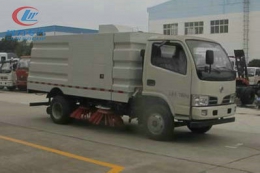 東風小多利卡3噸掃路車CLW5070TSLT5