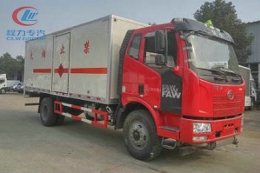 程力威CLW5182XRQC5易燃?xì)怏w廂式運輸車